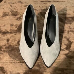 H&M Light Gray Pointed Toe Suede Pumps